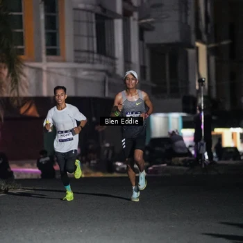 Runner Photo 7669299