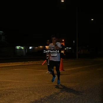Runner Photo 7669390