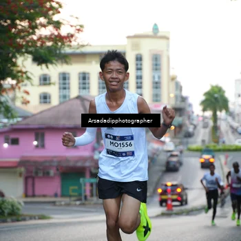 Runner Photo 7669435