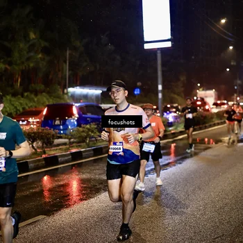 Runner Photo 7669653