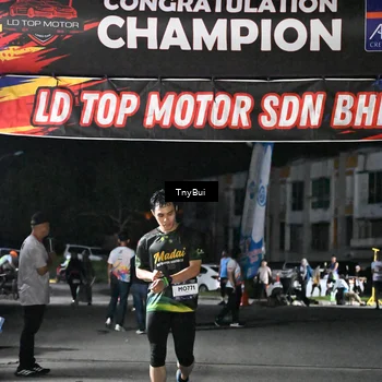 Runner Photo 7669765