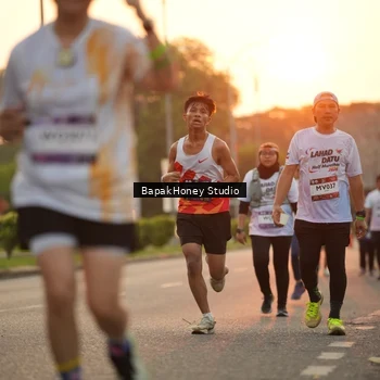 Runner Photo 7669902