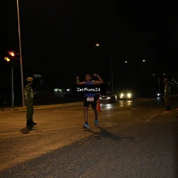Runner Photo 7669913