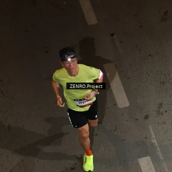 Runner Photo 7669918