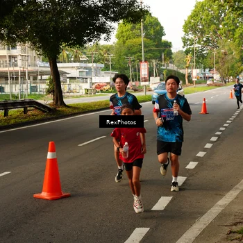 Runner Photo 7669990