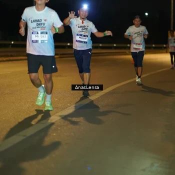 Runner Photo 7670028