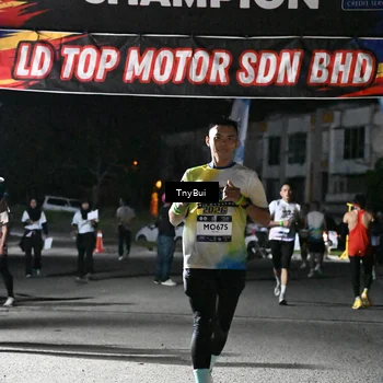 Runner Photo 7670030