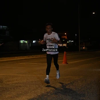 Runner Photo 7670033
