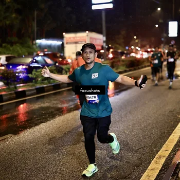 Runner Photo 7670084