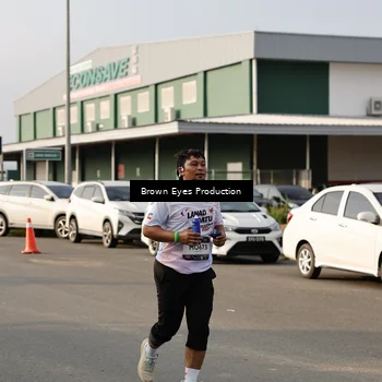 Runner Photo 7670087