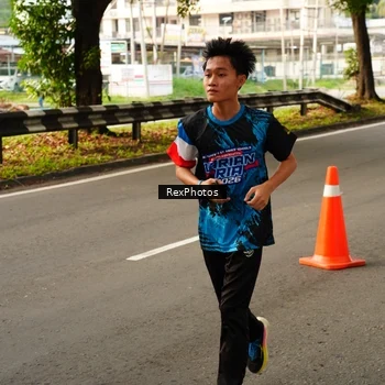 Runner Photo 7670091