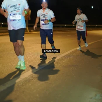Runner Photo 7670137