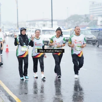Runner Photo 7670159