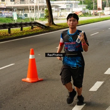 Runner Photo 7670264