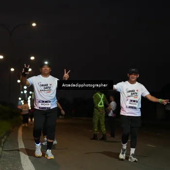 Runner Photo 7670272