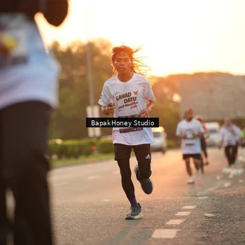Runner Photo 7670273