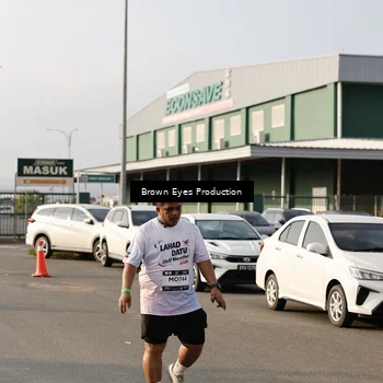 Runner Photo 7670298
