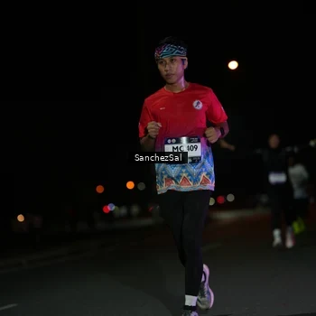 Runner Photo 7670328
