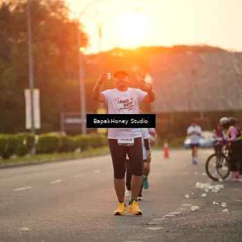 Runner Photo 7670378