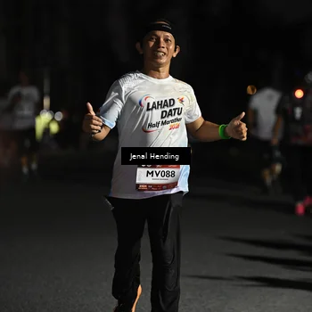 Runner Photo 7670395