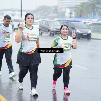 Runner Photo 7670396