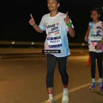 Runner Photo 7670416