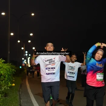 Runner Photo 7670452