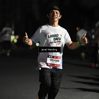 Runner Photo 7670453