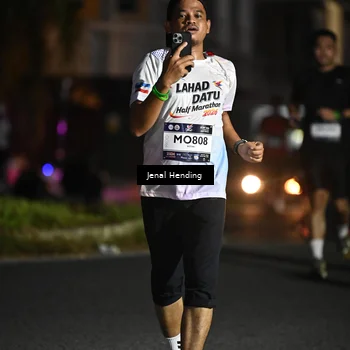 Runner Photo 7670473