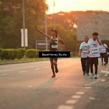 Runner Photo 7670479