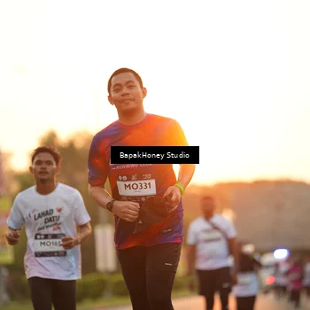 Runner Photo 7670481