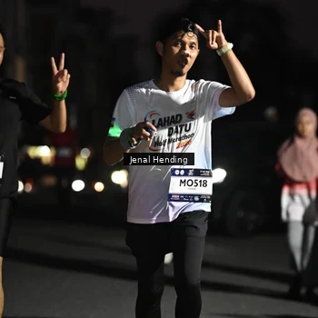 Runner Photo 7670554