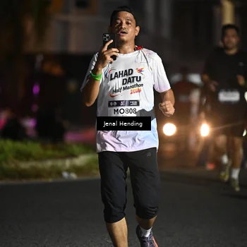 Runner Photo 7670565