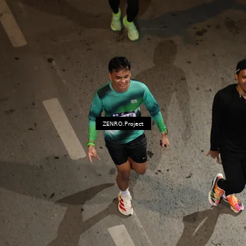 Runner Photo 7670573