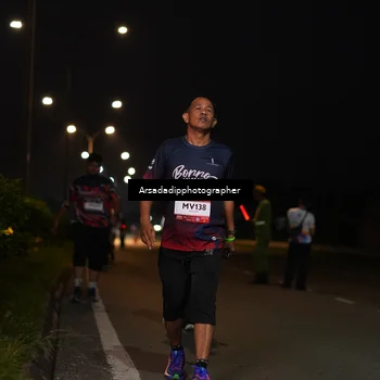 Runner Photo 7670585