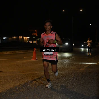 Runner Photo 7670595