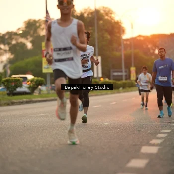Runner Photo 7670602