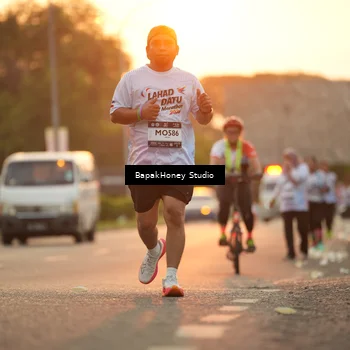 Runner Photo 7670643