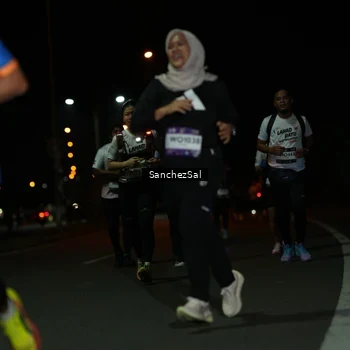 Runner Photo 7670651
