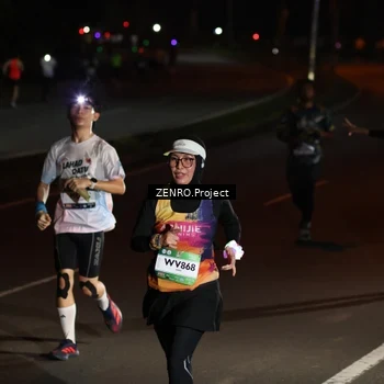 Runner Photo 7670691