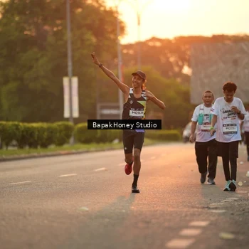 Runner Photo 7670717