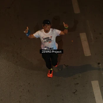 Runner Photo 7670724
