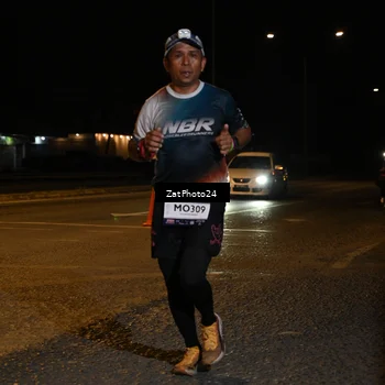 Runner Photo 7670762