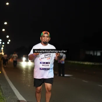 Runner Photo 7670765