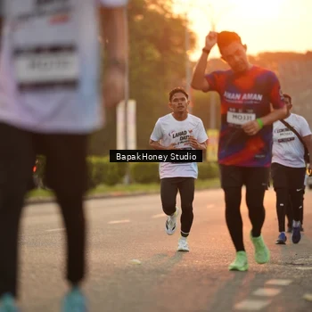 Runner Photo 7670874