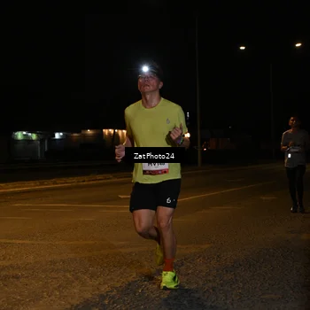 Runner Photo 7670881
