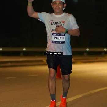 Runner Photo 7670884