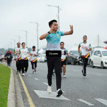 Runner Photo 7670914