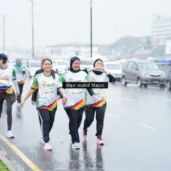 Runner Photo 7670915