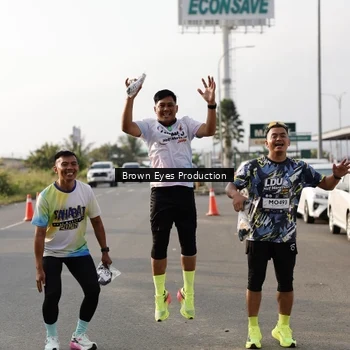 Runner Photo 7670923